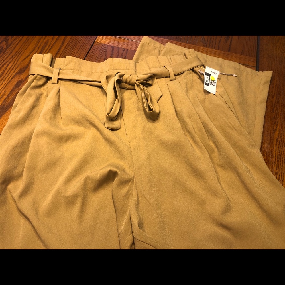Wide leg pants